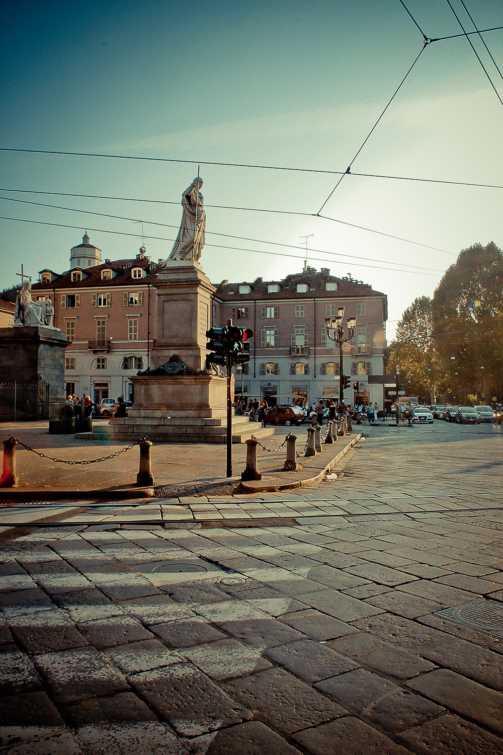 A Day In Torino - Statue in front of "La Gran Madre"