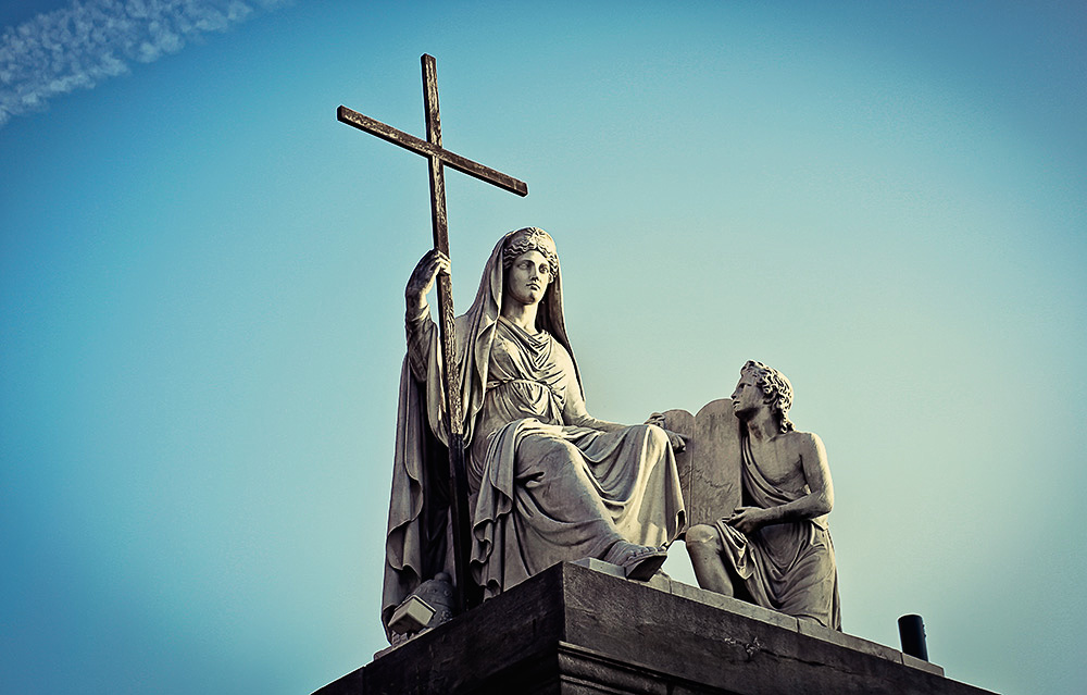 A Day In Torino - A closer look to the second statue of "La Gran Madre"